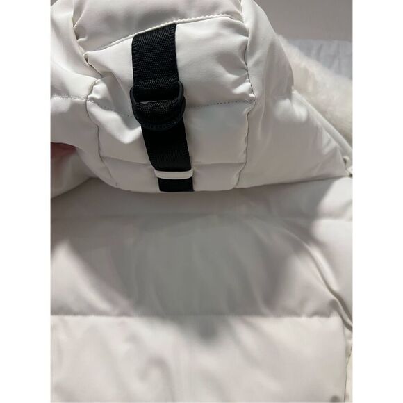 Moose Knuckles Women's White Down Puffer Snow Winter Jacket Size Small NWOT - Picture 16 of 16
